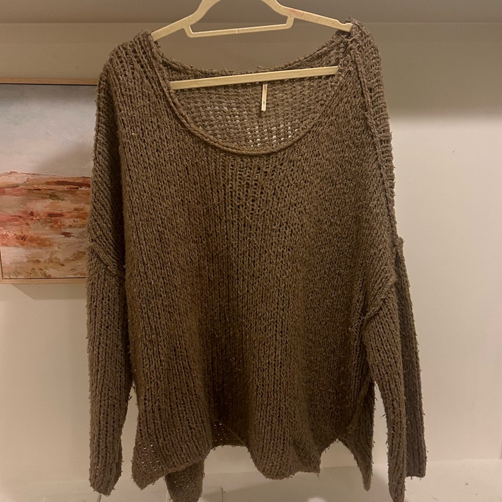 Free people sweater. Oversized. Size medium. Fits like large